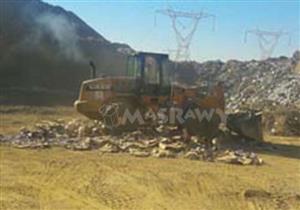 بالصور.. إعدام 1800 كرتونة "بسكويت مدارس" فاسد بالسويس