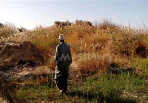 بالصور.. بركة صرف "عين حميد" تحاصر أقوات 120 أسرة في الوادي الجديد