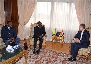 وزير الطيران يستقبل وزير النقل التوجولي لبحث التعاون المشترك 