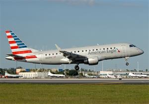 اصطدام طائرة ركاب أمريكية بغزال وإخلاء ركابها - فيديو