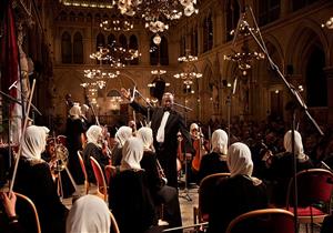 رحيل علي عثمان.. حين توقفت آلات الكفيفات عن العزف