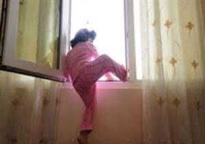 مصرع طفلة سقطت من أعلى عقار بأطفيح