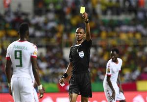 "طاردته اتهامات بالفساد والرشوة" .. من هو سيكازوي حكم الفار في نهائي الزمالك والأهلي؟