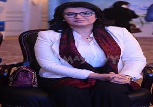 بالصور - تكريم جنات ومنى الشاذلي ضمن حملة "اطمن على نفسك" للعلاج من "فيروس سي"