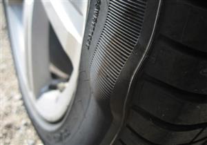 بالونة الإطارات خطورة وتكلفة مادية.. كيف تحدث؟