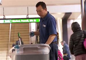 بالصور- عامل نظافة يتقاضى 250 ألف دولار سنوياً!