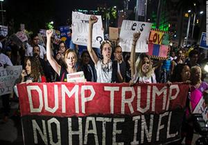 رسالة احتجاج بيضاء ضد ترامب في الكونجرس