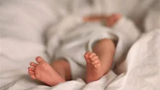 بطعنات في الرأس.. أم تقتل رضيعها بطريقة بشعة في قنا