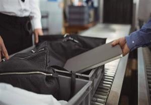 مخاوف أمنية أم دوافع اقتصادية.. ما وراء حظر الأجهزة الإلكترونية على الطائرات؟