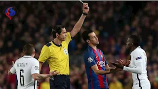 رسميًا.. مايكل أوليفر حكم مباراة برشلونة وباريس سان جيرمان في دوري أبطال أوروبا