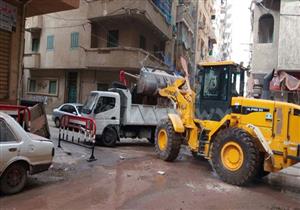 بالصور.. إخلاء المنزل المجاور لعقار الإسكندرية المنهار.. والحي يكشف مفاجأة