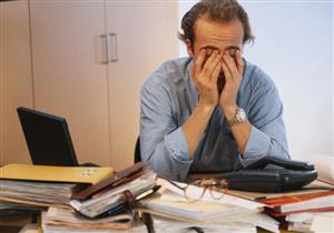 6 أطعمة تسبب الإرهاق في العمل