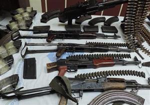 ضبط 70 طبنجة و61 بندقية صيد و8 آلاف طلقة داخل شقة بالحوامدية