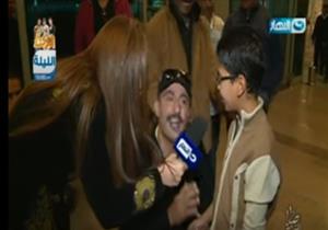 أحمد السقا يحقق أمنية طفل ويستقبله في المطار بعد عودته من رحلة علاج