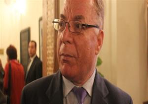 "النمنم" يطالب مسؤولي "ثقافة العاشر" بتطويره وفتح قاعاته