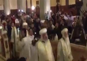 لحظة دخول البابا «تواضروس» قداس عيد القيامة المجيد