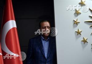 صورة وخبر: استفتاء في تركيا وأردوغان يستعد لإلقاء خطاب الانتصار 
