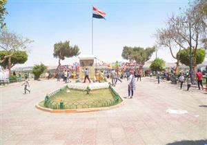 محافظ المنيا على الكورنيش لتهنئة المواطنين بأعياد الربيع.. "صور"
