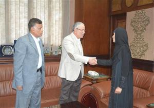 50 ألف جنيه من رئاسة الجمهورية للأم المثالية بالمنيا (صور)