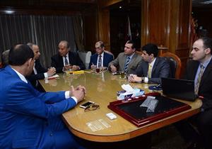 وزير التنمية المحلية يكلف محافظين بالإسراع في افتتاح مصانع "وظيفتك"- صور