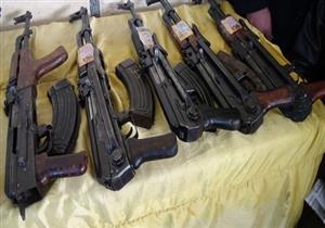 ضبط 9 بنادق آلية و200 طلقة داخل سيارة نقل في سوهاج