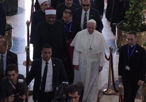 لحظة وصول بابا الفاتيكان لمشيخة الأزهر -فيديو