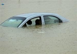 عروسان يسقطان بسيارة زفافهما في "بحر دكرنس" قبل وصولهما قاعة "الفرح"