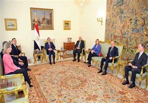 السيسي يستقبل وفدًا من أعضاء الكونجرس بحضور وزير الخارجية