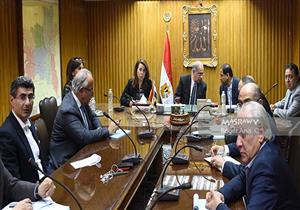 رئيس الوزراء يلتقي أسقف طنطا بمقر محافظة الغربية