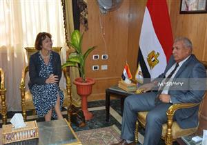 بالصور.. محافظ الوادي الجديد يستقبل سفيرة التشيك