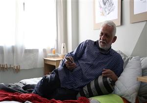  بالفيديو- للمغتربين والأسر البسيطة.. ممكن تشتري سرير من الكرتون؟