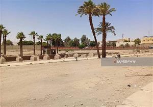 بالصور.. نكشف أبرز معوقات مشروع "طريق الكباش" الذي وجه السيسي باستكماله