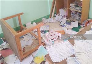 بالصور- طلاب "إعدادية السويس" يحطمون أثاث المدارس.. ووكيل التعليم: "بلطجة"