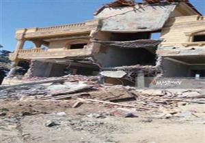 بالصور.. إزالة قصر مُخالف أقيم على أرض زراعية بالشرقية