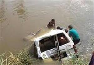 6 مصابين بينهم طفلان في سقوط سيارة بمصرف في بورسعيد