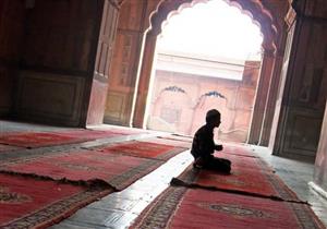 بالفيديو: قصة عجيبة تبين أثر الصلاة في حفظ الله للعبد