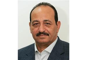 اثنين موظفين وختم النسر