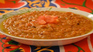 سحورك اليوم .. بطريقة سهلة ولذيذة إليك طريقة الفول بالطماطم 