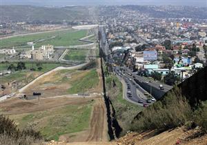 "تحرش بالأطفال وحالهم أسوأ من أسرى الحرب".. كيف تعامل أمريكا اللاجئين المحتجزين؟