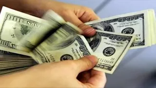 ارتفع في 5 بنوك.. سعر الدولار مقابل الجنيه ببداية تعاملات اليوم