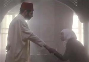 بالفيديو والصور- صابرين تكشف عن إعلانين لـ"الجماعة" وتقبل يد "حسن البنا" بأحدهما