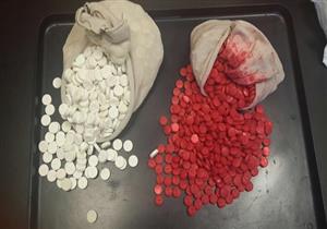 ضبط سيدتين بحوزتهما 1500 قرص مخدر بأسيوط 