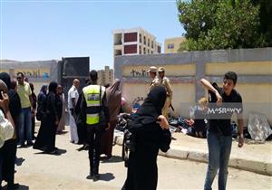 بالصور.. بكاء طالبات في السويس من "الفيزياء والتاريخ": "الامتحان غير مفهوم"