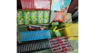 الداخلية تحباط تهريب حاويتي ألعاب نارية وأجهزة لاسلكية ومستلزمات طبية 