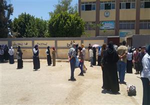 طلاب بالسويس: "الكيمياء" قضت على أمالنا في الوصول لكليات القمة