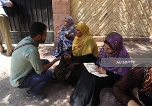 بالصور.. أولياء أمور في لجان الثانوية العامة"تعب السنة كلها في ساعة الامتحان"