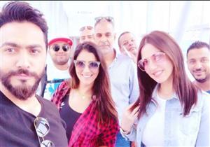 فنان لبناني يتهم تامر حسني بتأجير المعجبات