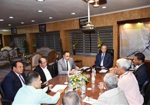 دراسة إنشاء مجمع صناعي وزراعي على مساحة 10 آلاف فدان بأسوان