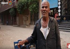 عمال يواجهون نار الصيف وحرارة الشمس بالغناء : " خليها علي الله "