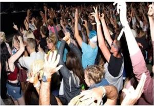 "ارقصوا دون تعر".. رسالة الشرطة الكندية لمحتفلين